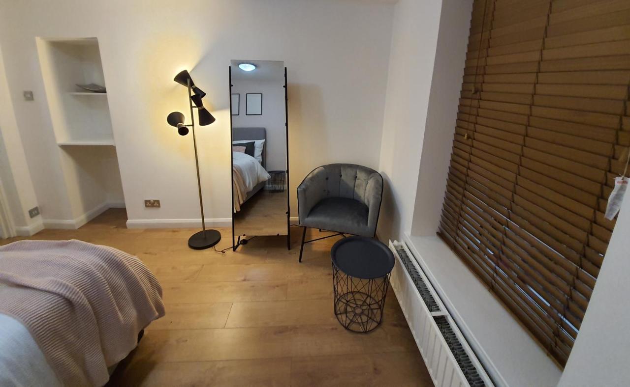 Double Room In Central Лондон Экстерьер фото